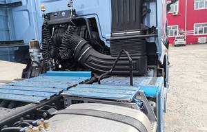 Camión Tractor FAW J7 6x4, 550HP, Motor Diésel Weichai, Usado, Transmisión Manual, Asiento con Suspensión Neumática para Transporte Minero, Volante a la Izquierda - Product Image 2