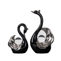 Ensemble de figurines de cygne en céramique avec boule de cristal, cadeau de mariage moderne, décoration romantique pour le salon, l'entrée, le meuble, le vase