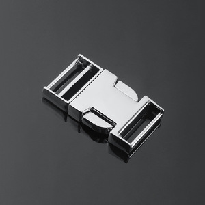 Hebilla de doble punta de aleación de zinc de 25 mm, plateada y negra, ajustable, para accesorios de mochila. - Product Image 1