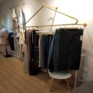 Estantes montados en la pared para tiendas de <span class=keywords><strong>ropa</strong></span> para niños Perchas de nano-oro - Product Image 5