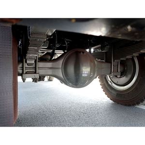 Vente directe d'usine - Grue montée sur camion Sinotruk 4*2 de 8 tonnes à flèche droite à 5 sections - Product Image 2