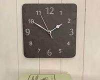 Cadeau de noël design personnalisé, horloge en ardoise murale créative