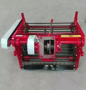 Mini <span class=keywords><strong>Cosechadora</strong></span> de Patatas Multifuncional <span class=keywords><strong>para</strong></span> Tractor de Paseo con Componente Central de Motor - Product Image 3