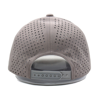 Gorra de Béisbol/Golf de 5 Paneles de Alta Calidad, Gris y Blanca, Bicolor, Perforada con Láser, Transpirable, Impermeable, Deportiva, Unisex, con Goma