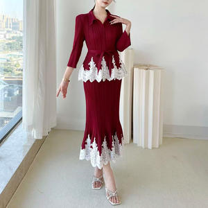 Conjunto de Falda y Top Casual para Mujer, Estilo Coreano, con Parches de Encaje Sólido, Plisado, Corte Regular, Ecológico, Disponible en Línea - Product Image 2