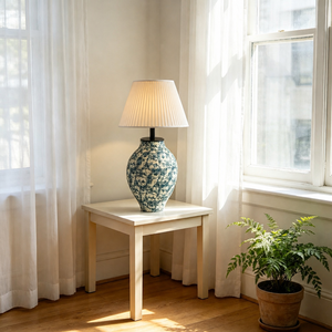 Lampada da Tavolo in Ceramica Blu Floreale Vintage, Lampada in Stile Cinese con <span class=keywords><strong>Paralume</strong></span> in Tessuto Plissettato per Arredamento Casa e Camera da Letto - Product Image 2
