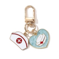 Pendentifs mignons en forme de flacon de médicaments en forme de cœur de dessin animé, porte-clés de la série Hôpital, pour amis, médecins, infirmières, bon cadeau, bijoux faits à la main
