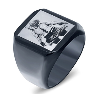 Bague carrée en acier inoxydable 18 mm gravée au laser avec motif de <span class=keywords><strong>jeu</strong></span> PUBG, bijou de mode pour homme, cadeau, couleur noire - Product Image 1