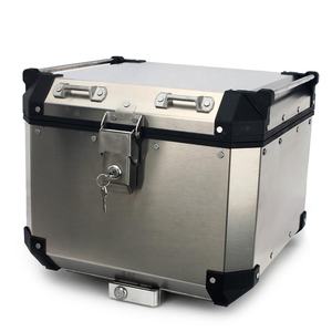 <span class=keywords><strong>Top</strong></span> <span class=keywords><strong>case</strong></span> <span class=keywords><strong>moto</strong></span> en <span class=keywords><strong>aluminium</strong></span> argenté de la marque Tarazon - Product Image 1