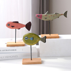 Ornements de poisson en bois, style dessin animé, matériau en pin, design méditerranéen, décoration de table pour salon ou chambre d'enfant - Product Image 2