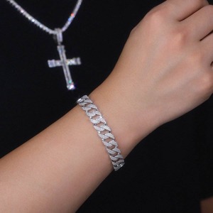 สร้อยข้อมือฮิปฮอปประดับเพชรขายดีที่สุด สำหรับแฟชั่นสตรีทสไตล์ เครื่องประดับสำหรับใส่ทุกวันและสะสมเป็นของขวัญ มีจำหน่ายในราคาส่งออก - Product Image 5