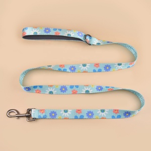 MIDEPET Luxuriöse Blumenmuster-Hundeleine aus Legierung und Polyester, 360 Grad Verstellbar, mit Komfortablem Gepolstertem Griff, Großhandel für Haustierzubehör - Product Image 4
