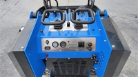 Chargeuse compacte NIMBUS à structure en acier de haute qualité, entretien facile, recrutement mondial d'agents