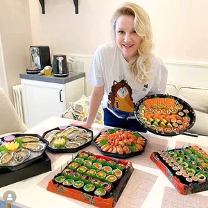 Paquete Sunzza, cubierta antivaho desechable personalizada, blíster de plástico de grado alimenticio para mascotas, embalaje de comida para llevar sushi para fiesta - Product Image 1