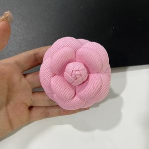 Haut de gamme 6.8cm Denim camélia Corsage tête Clip petite fleur parfumée en forme de broche épingle à cheveux pour enfants principalement en alliage - Product Image 1