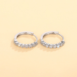 Orecchini Minimalisti per Donne, Design Delicato e Piccolo, Accessori per Orecchie da Indossare Ogni Giorno - Product Image 6