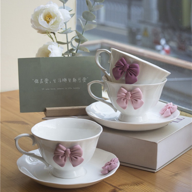 Scarica Tazza di Caffè Kawaii con Panna Montata e Fiocco Rosa Kawaii Online - Creative Fabrica