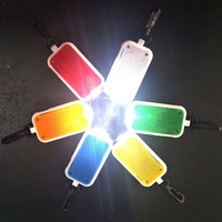 Cadeaux promotionnels personnalisés, lampe torche LED, avertissement nocturne, porte-clés de sécurité, lumière réfléchissante LED clignotante avec mousqueton
