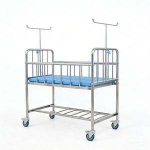 Premier fabricant de lits d'hôpital pour les commandes importantes |   Lit bébé mobile en acier inoxydable avec fonctionnalités complètes (IV, filet, rangement) - Product Image 1