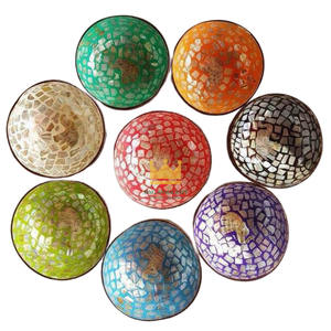 Bol en coque de noix de coco fait main du Vietnam, doublé de laque nacrée irisée, écologique, léger, durable, pour usage domestique, naturel - Product Image 5