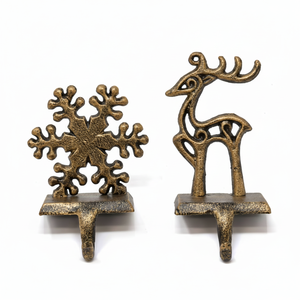 Calcetín comerciante Reno decorativo Show Piece Metal Aluminio Plata Animal Hecho a mano Decoración navideña antigua - Product Image 1