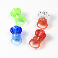 Cincin LED Berkedip Siap Pakai Lampu Jari LED Fashion Lampu Jari Kristal Mainan Kecil untuk Berbagai Pesta