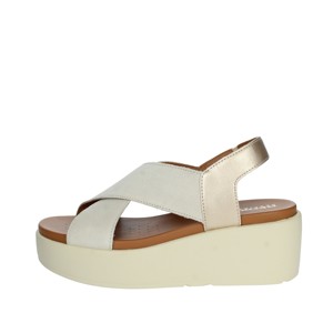 Sandali Beige D45m1b 022nf con zeppa aperta comoda chiusura Slip-Up con plateau illuminato con tacco in gomma - Product Image 1