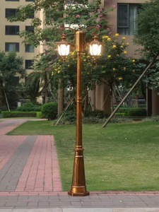 โคมไฟสนามทองเหลืองกลางแจ้ง LED แสงวอร์มไวท์ โคมแก้ว IP66 พลังงานแสงอาทิตย์ พร้อมเซ็นเซอร์ตรวจจับความเคลื่อนไหว AC 220V 2700K แบบติดตั้งถาวร รับประกัน 10 ปี - Product Image 2