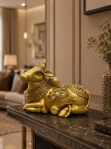 Estatua de Toro Nandi de Latón Hecha a Mano, Escultura de Vaca Sagrada Reclinada, Diseño Intrincado Tradicional Grabado, Acabado Dorado, Hindú - Product Image 6