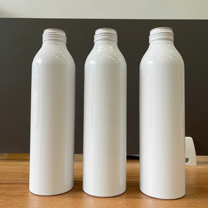 Bouteilles d'eau minérale en métal aluminium durables et élégantes fabricant du Vietnam en gros pour l'emballage de liquide de boisson - Product Image 2