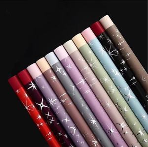 Nouvel Arrivage Usine : Papier d'Emballage Numérique Imperméable Bicolore Double Face Mat Argenté avec Fleurs en Verre Étoiles Scintillantes - Product Image 1