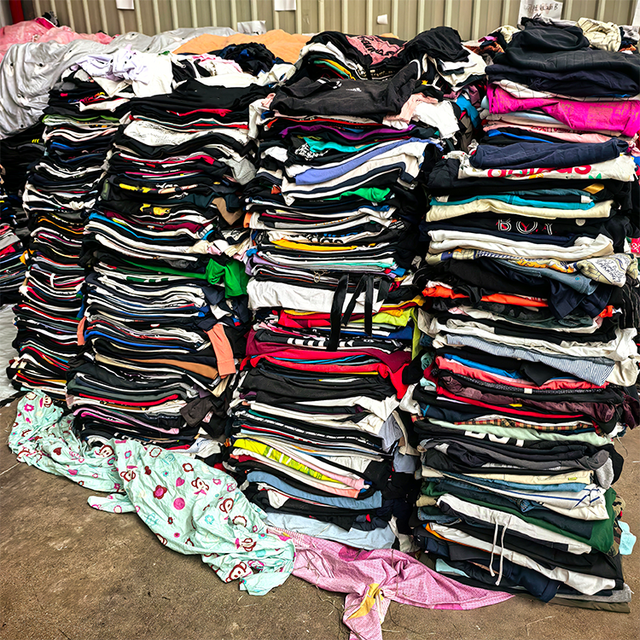 Preloved T-shirts Premium High Quality Class a Used Branded Clothes Wholesale Second Hand Clothes