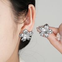 Boucles d'oreilles en acier inoxydable à design épais avec anneaux de grande surface