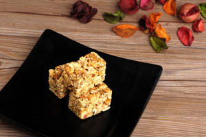 Snack Cinesi Personalizzabili: Caramelle Croccanti alle Arachidi, Frutta Secca e Mix di Noci e Cereali - Product Image 3