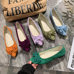 14 لونًا بسعر رخيص للبيع بالجملة أحذية مسطحة عصرية للسيدات بفيونكة أحذية باليه مسطحة أحذية مريحة سهلة الارتداء للنساء - Product Image 1
