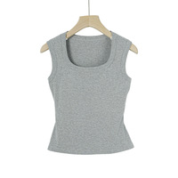 Quadratischer Ausschnitt Tanktop für Damen mit Eingebautem BH, Gepolstertes Ärmelloses Unterhemd, Schlanke Passform Crop Cami aus Viskose-Rayon, Sommer-Top Großhandel OEM