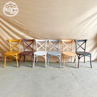 Chaises en Plastique Blanches Empilables à Dossier Croisé Design Moderne, Vente en Gros, Chaises de Jardin pour Événements, Chaises en Plastique Incassables pour Mariage