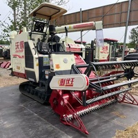 Moissonneuse-batteuse d'occasion World 6.0 120HP Plus+++ capable de récolter le maïs, le riz, le blé, le soja et autres cultures.