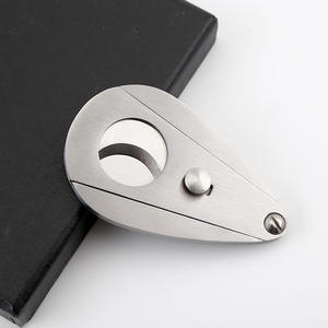 Cortador de Cigarros de Doble Cuchilla de Acero Inoxidable, Forma Triangular, Tijeras de Cigarros Metálicas Portátiles, Set de Regalo - Product Image 2