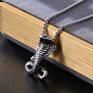 Collana con Ciondolo in Acciaio Inossidabile 316L per <span class=keywords><strong>Uomo</strong></span>, Design Nordico con Martello di Thor, Ascia Vichinga, Ancora Navale e Pallone da Calcio - Product Image 5