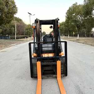 Montacargas Usado de 3 Toneladas, Certificado CE, Japonés, de Alta Calidad, Casi 95% Nuevo, Fabricado en Japón, con Motor de Combustión Interna - Product Image 6