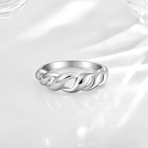 Oem Fabrikant Onregelmatige 925 Sterling Zilveren Punk Sieraden Geometrische Zegel Gedraaide Streep Croissant Ring