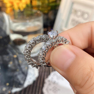 Anello di fidanzamento con diamanti in oro bianco da donna, taglio rotondo brillante, diamante naturale colore D DJ025 - Product Image 4