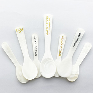 <span class=keywords><strong>Cucchiaio</strong></span> in Madreperla Naturale con Logo Dorato Inciso al Laser Personalizzato 9cm - Product Image 6