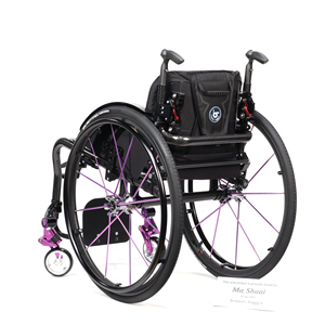 <span class=keywords><strong>Fauteuil</strong></span> <span class=keywords><strong>roulant</strong></span> de Sport professionnel en Fiber de carbone <span class=keywords><strong>pour</strong></span> la <span class=keywords><strong>course</strong></span> de longue distance adulte prix usine fournitures de thérapie de réadaptation - Product Image 3