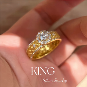 Anillo de Plata de Ley S925 con Baño de Oro y Diseño de Flor con Incrustaciones, Anillo Fino de Compromiso para Mujer, Joyería King Silver - Product Image 2
