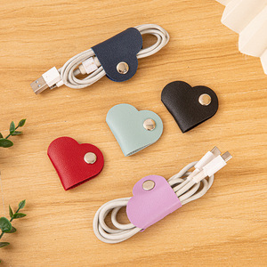 Organisateur de câbles en cuir en forme de cœur, étanche, pour câbles transfrontaliers - Product Image 2
