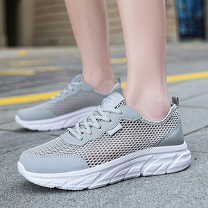 Chaussures de sport pour hommes, grande taille, légères, respirantes, avec empeigne en mesh, semelle intérieure en PU, design à lacets, pour la marche estivale - Product Image 4