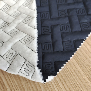 Bán buôn tùy chỉnh Quilting mô hình tái chế <span class=keywords><strong>Polyester</strong></span> 3 lớp chần vải được sử dụng cho bông độn áo - Product Image 2