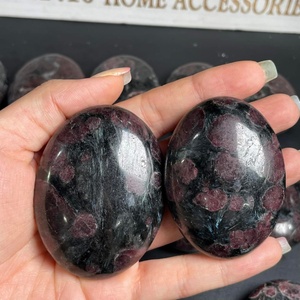 Kerajinan Kristal Alami Grosir Batu Kristal Berkualitas Tinggi Batu <span class=keywords><strong>Garnet</strong></span> untuk Dekorasi & Hadiah - Product Image 4